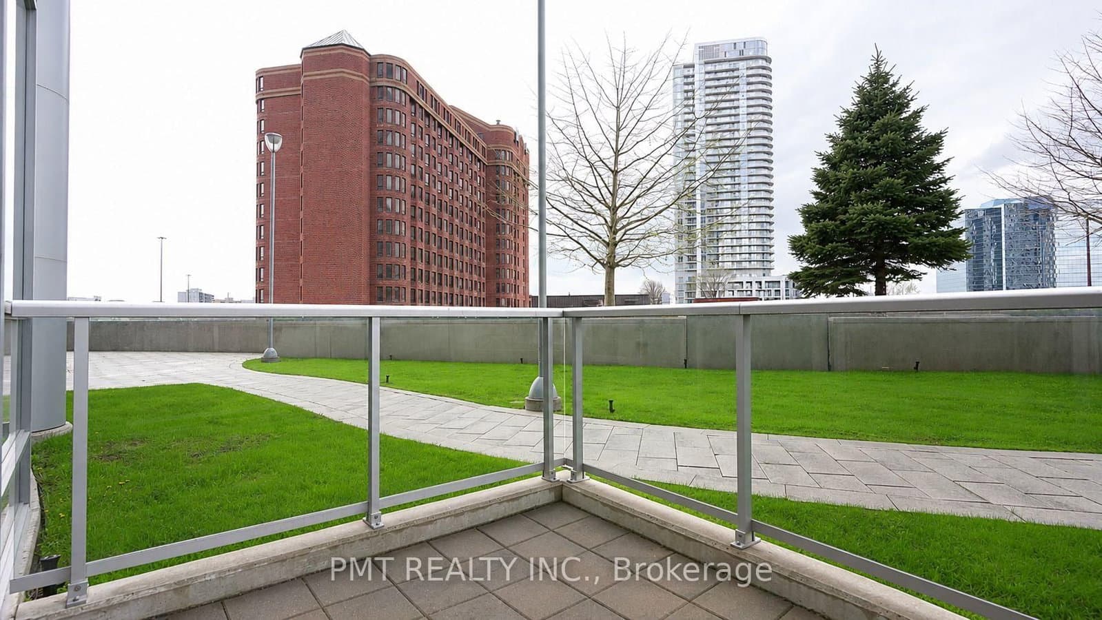 125 Village Green Square, Unit 309 thumbnail 24