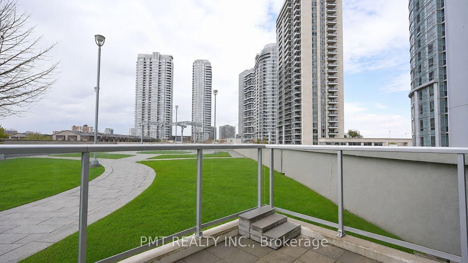 125 Village Green Square, Unit 309 thumbnail 25