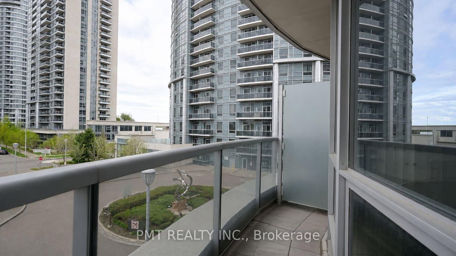 125 Village Green Square, Unit 309 thumbnail 26