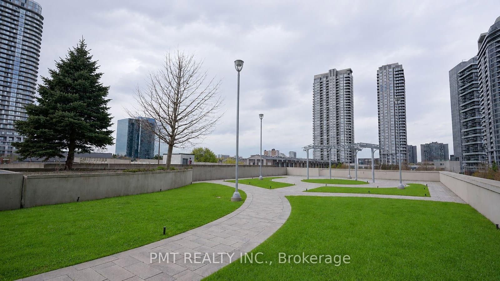 125 Village Green Square, Unit 309 thumbnail 30