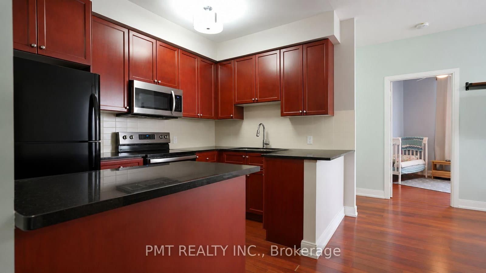 125 Village Green Square, Unit 309 thumbnail 4