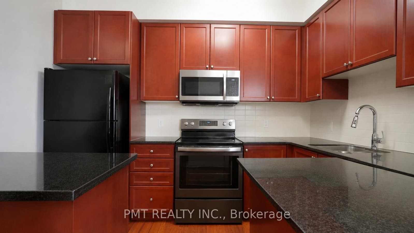 125 Village Green Square, Unit 309 thumbnail 7