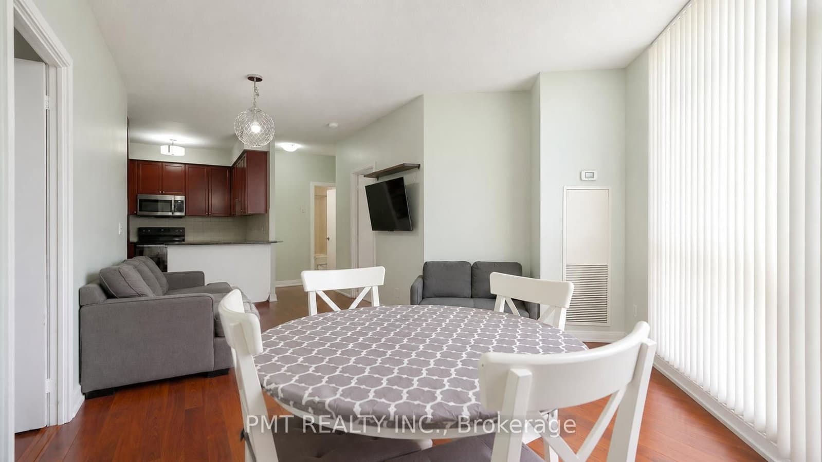 125 Village Green Square, Unit 309 thumbnail 8