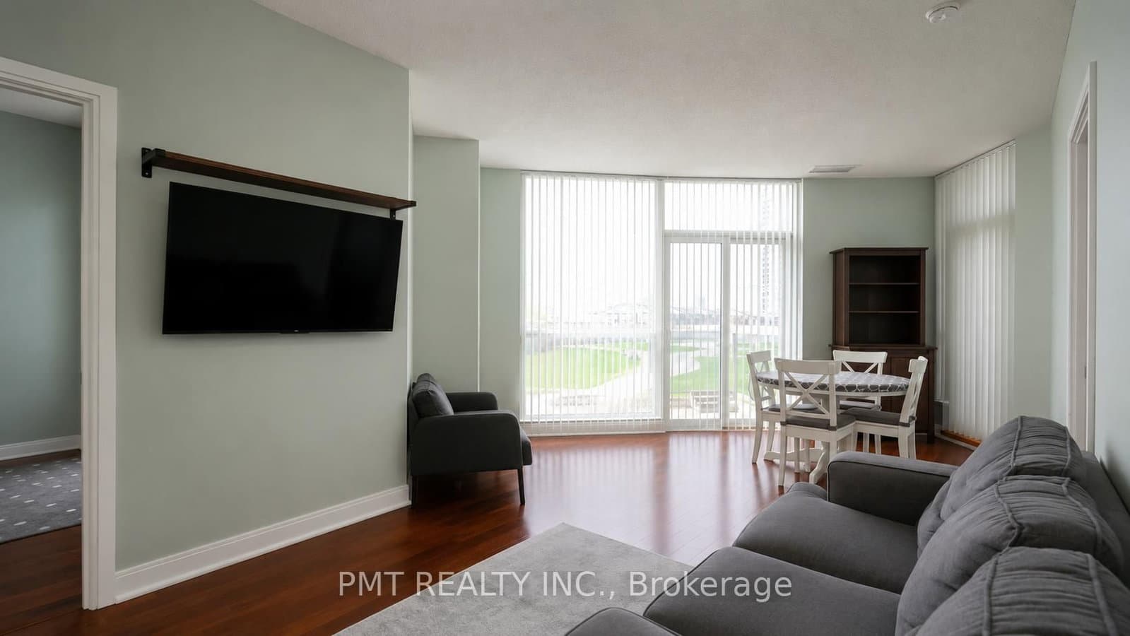 125 Village Green Square, Unit 309 thumbnail 9