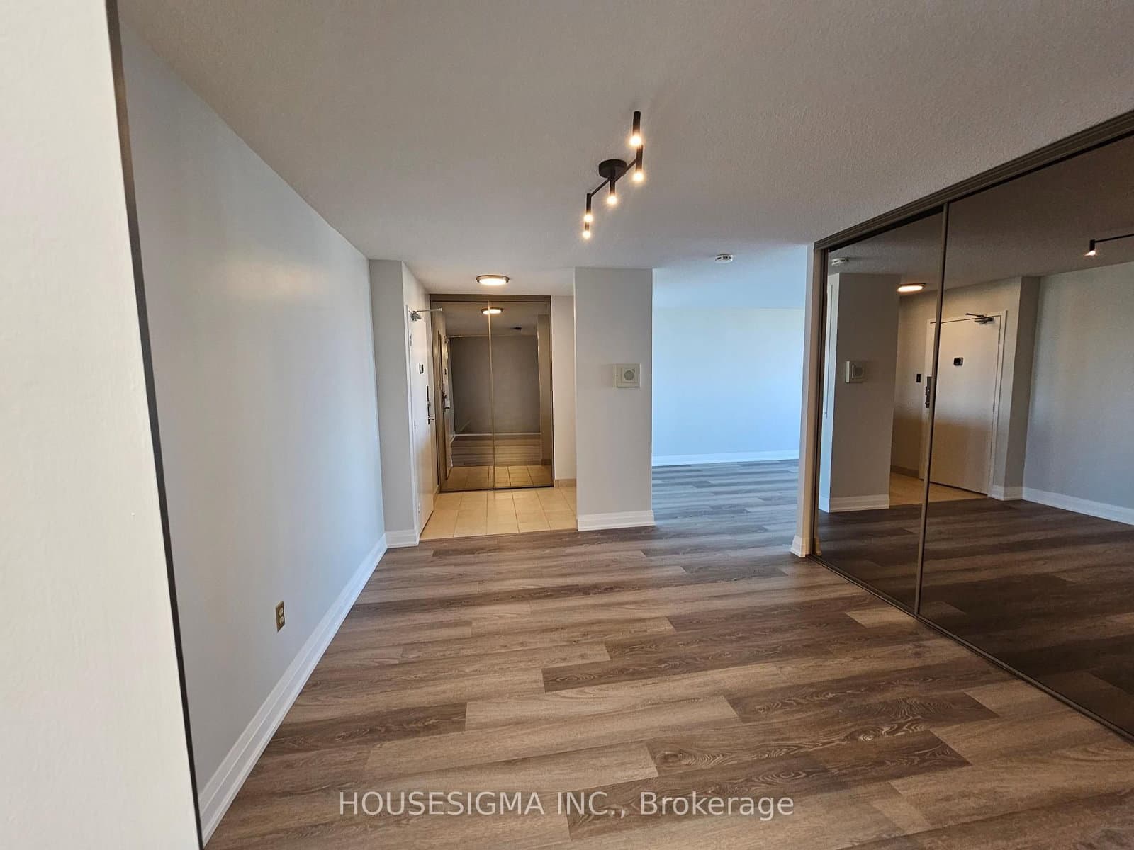 55 Huntingdale Boulevard, Unit 1804 thumbnail 3