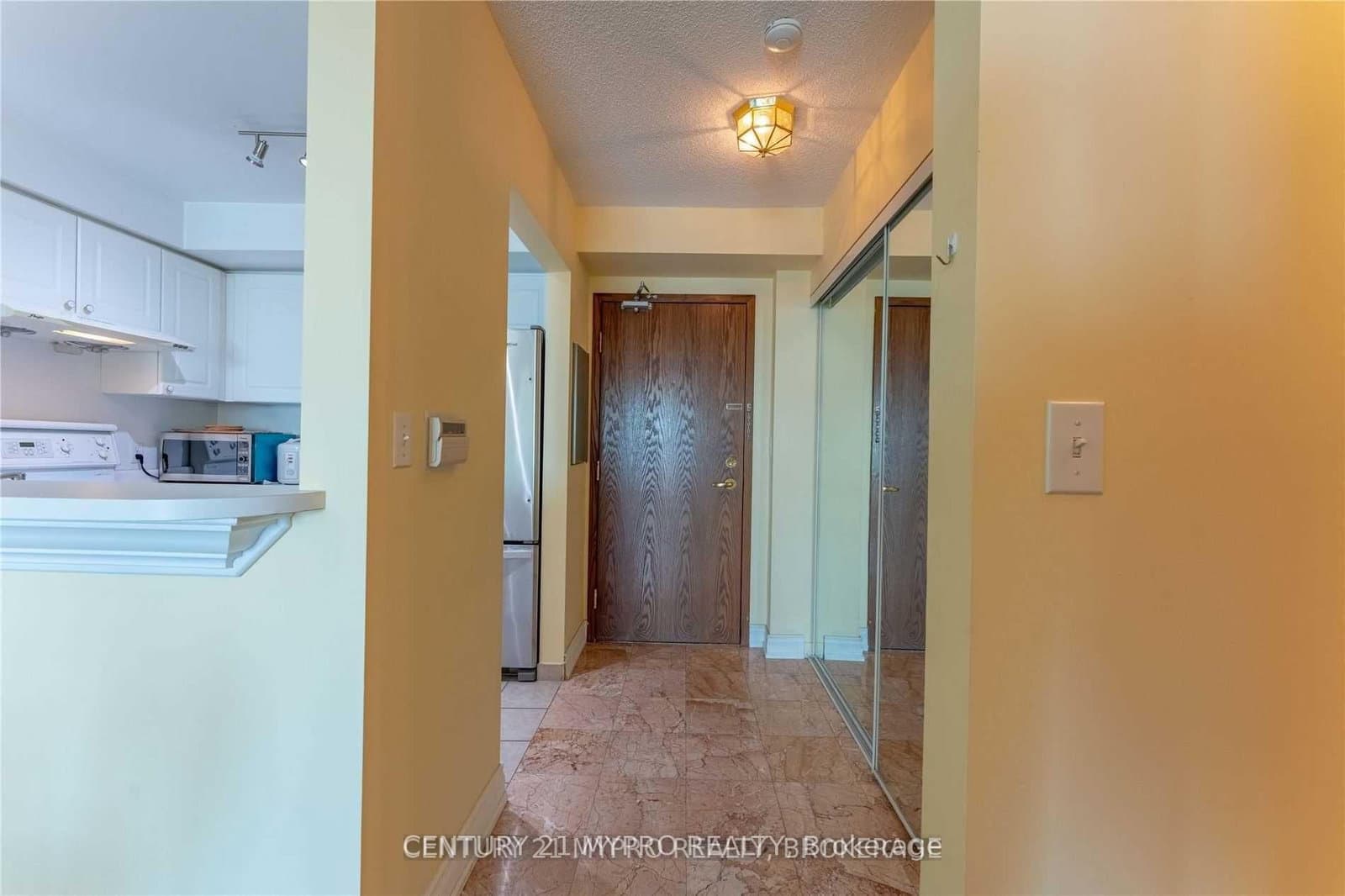 1 Lee Centre Drive, Unit 1609 thumbnail 5