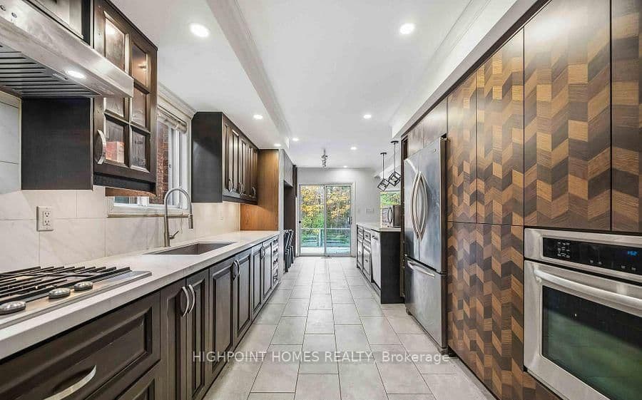 903 Alanbury Crescent thumbnail 20