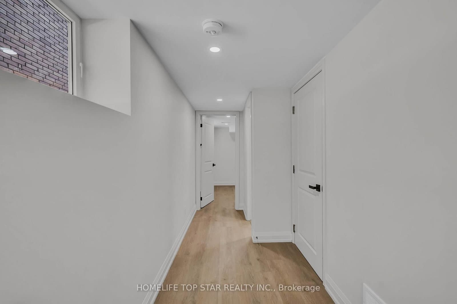 56 Mortimer Avenue thumbnail 32
