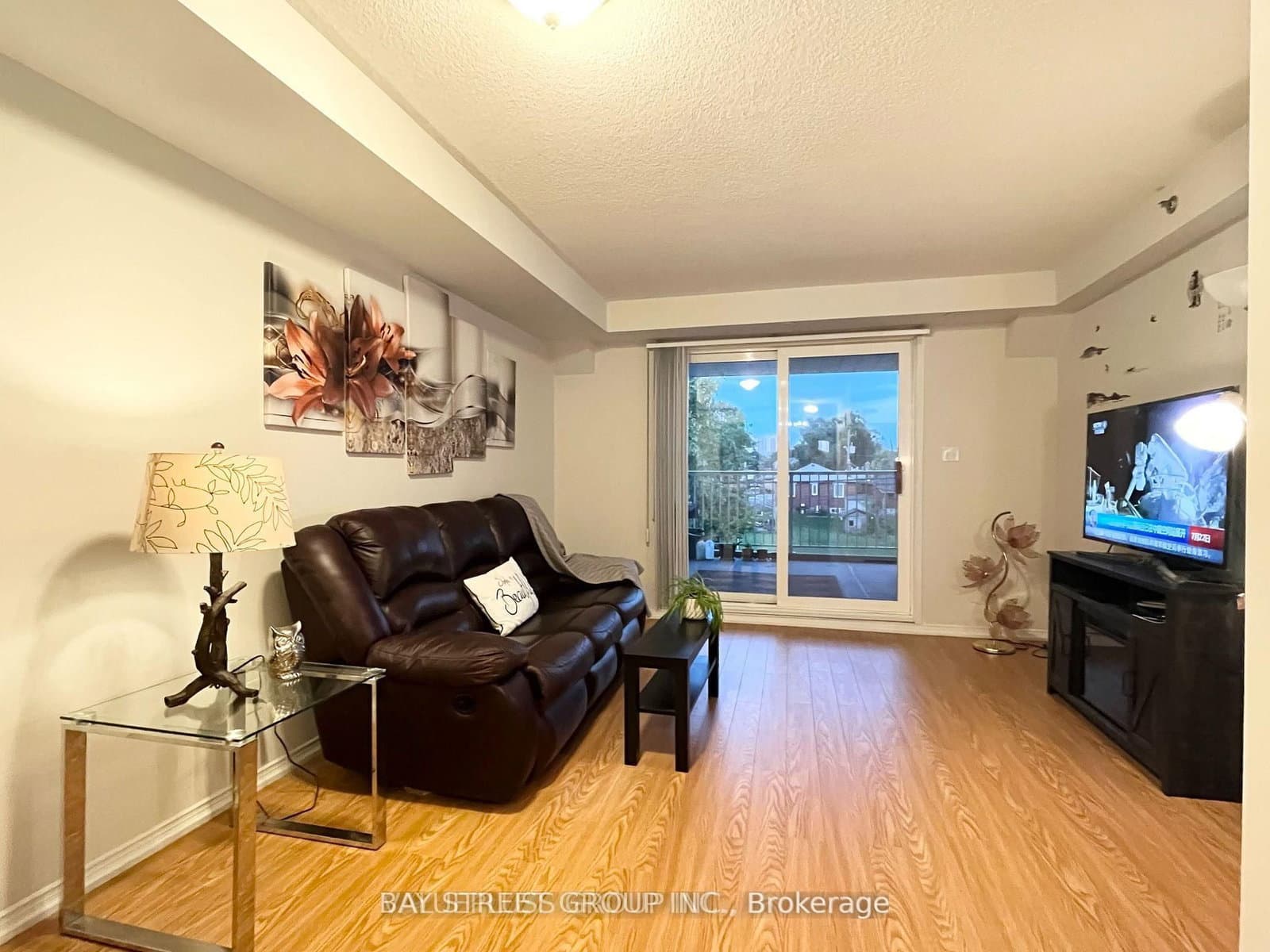 593 Kennedy Road, Unit 4 thumbnail 5