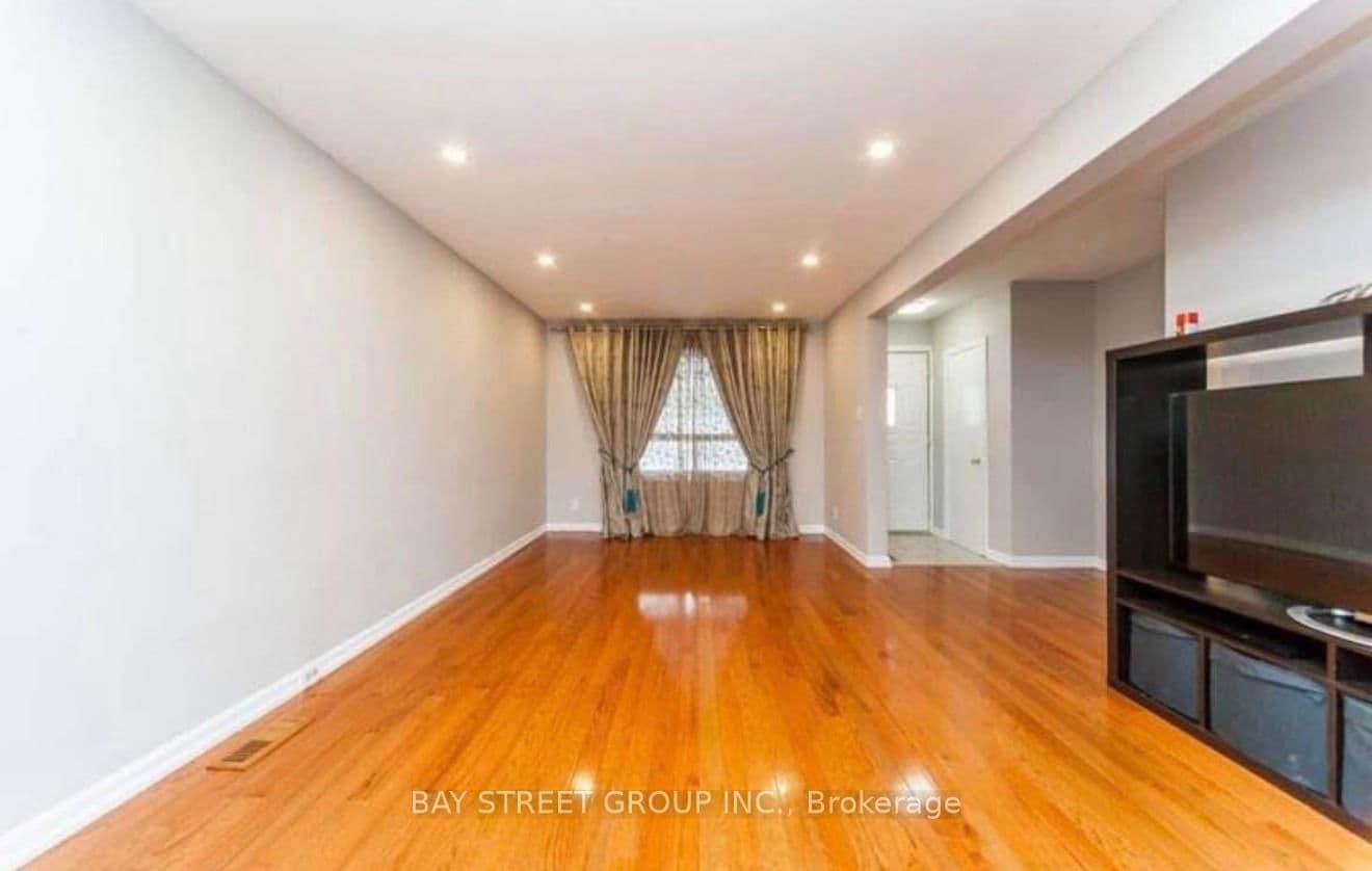 57 Medway Crescent, Unit Upper Floor thumbnail 2