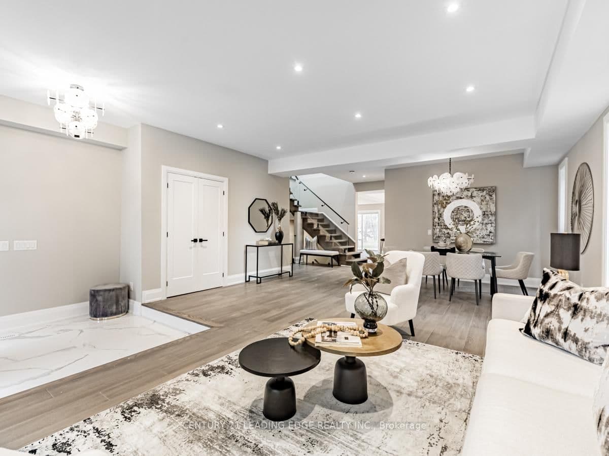 19 Donalda Crescent, Unit UPPER thumbnail 7