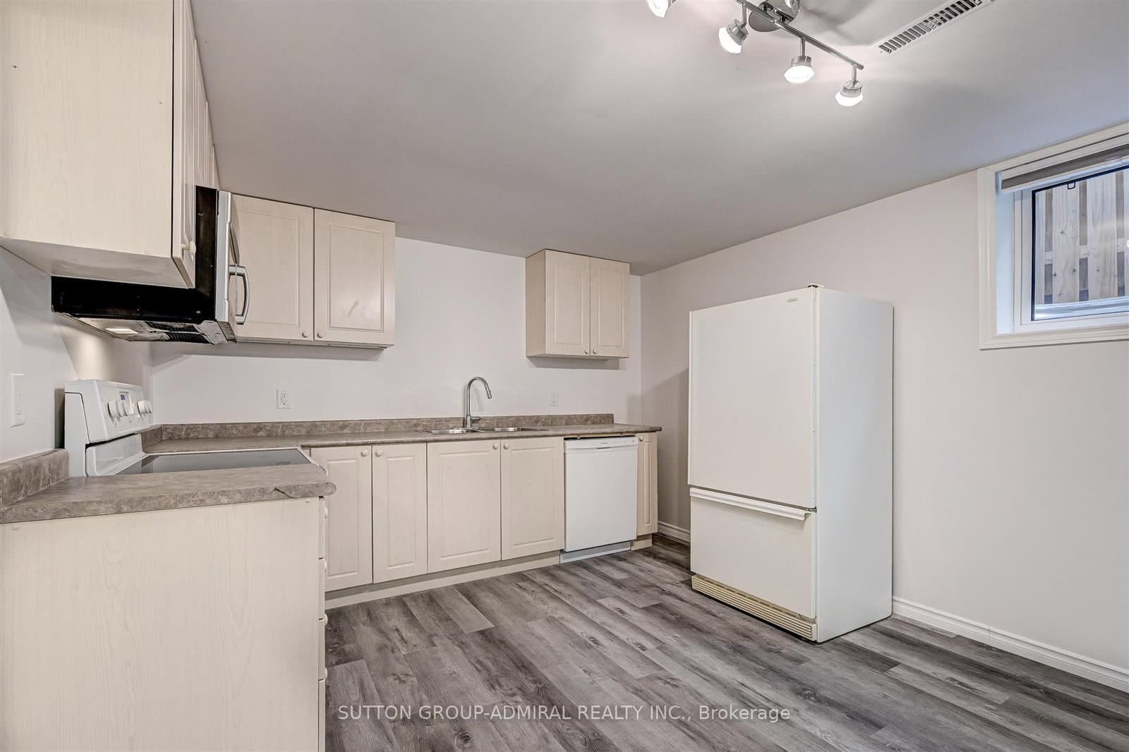 25 Strike Avenue, Unit Bsmnt thumbnail 6