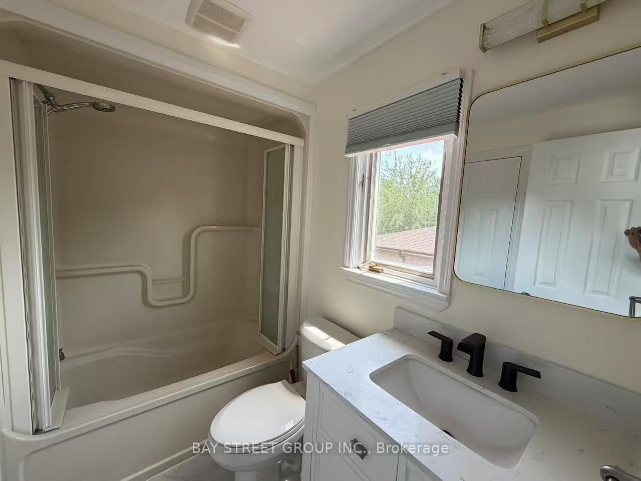 19 Dunsfold Drive, Unit 3 thumbnail 4
