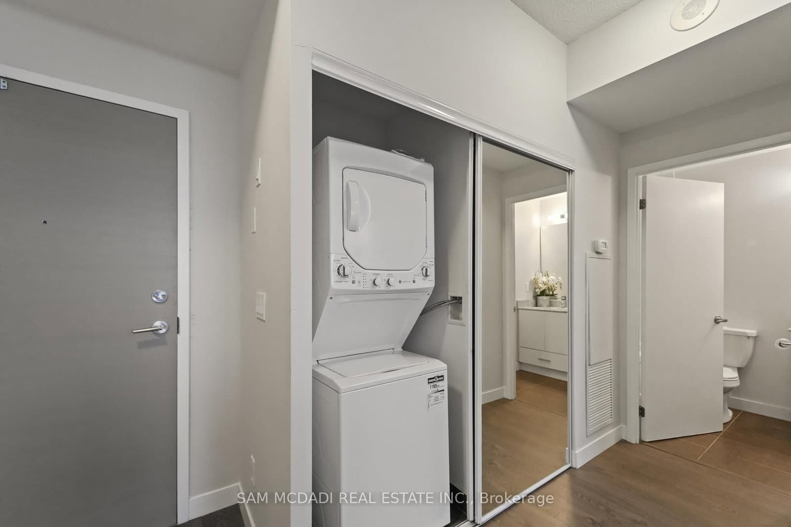 2055 Danforth Avenue, Unit 903 thumbnail 19