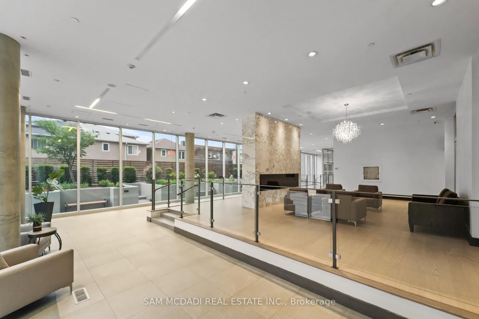 2055 Danforth Avenue, Unit 903 thumbnail 4