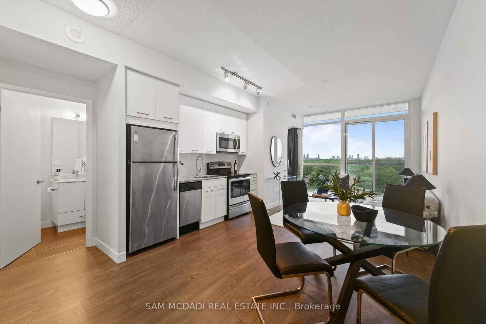 2055 Danforth Avenue, Unit 903 thumbnail 7