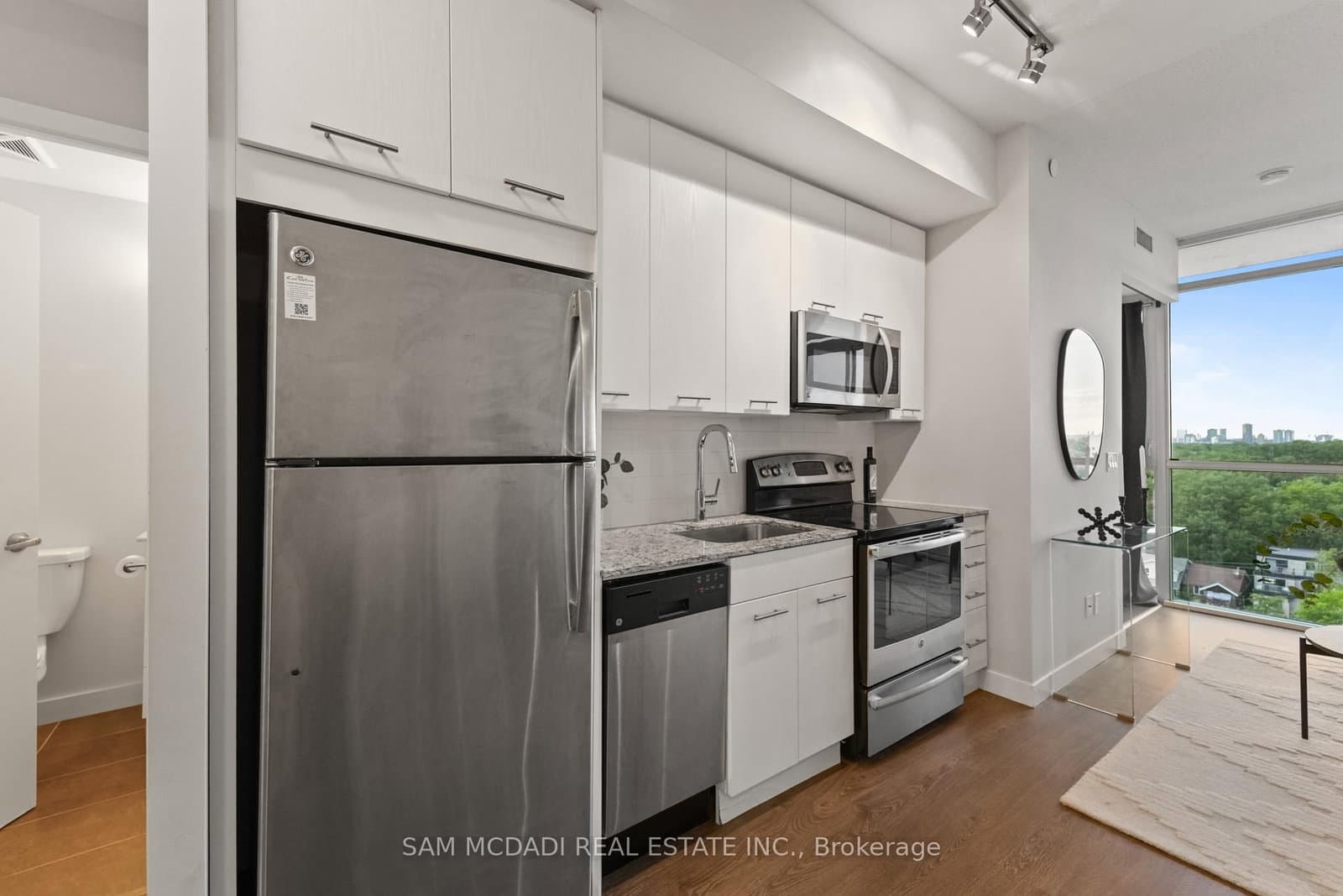 2055 Danforth Avenue, Unit 903 thumbnail 9