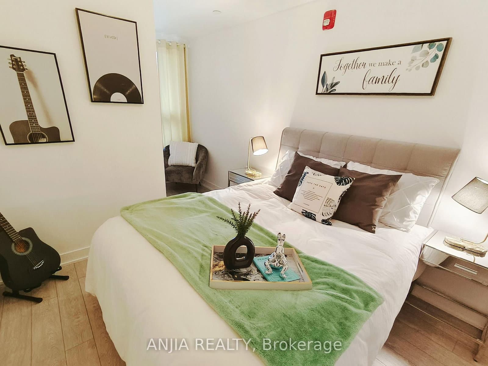 2100 BRIDLETOWNE Circle, Unit 110 thumbnail 10