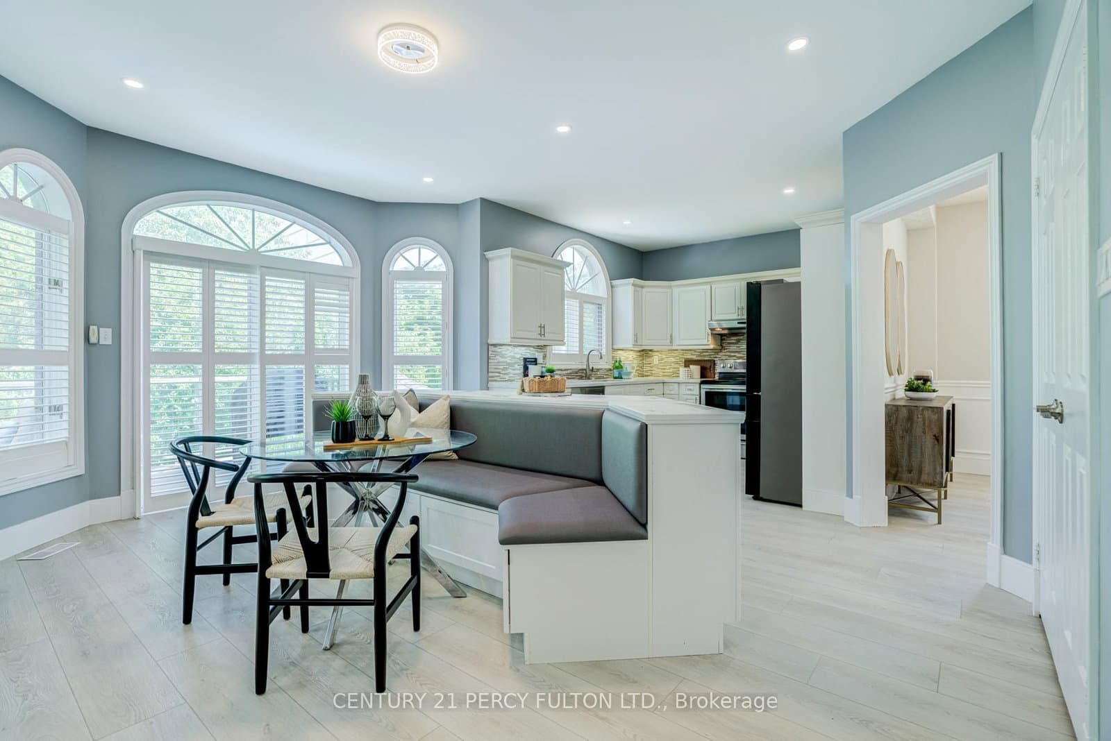 898 Baylawn Drive thumbnail 16