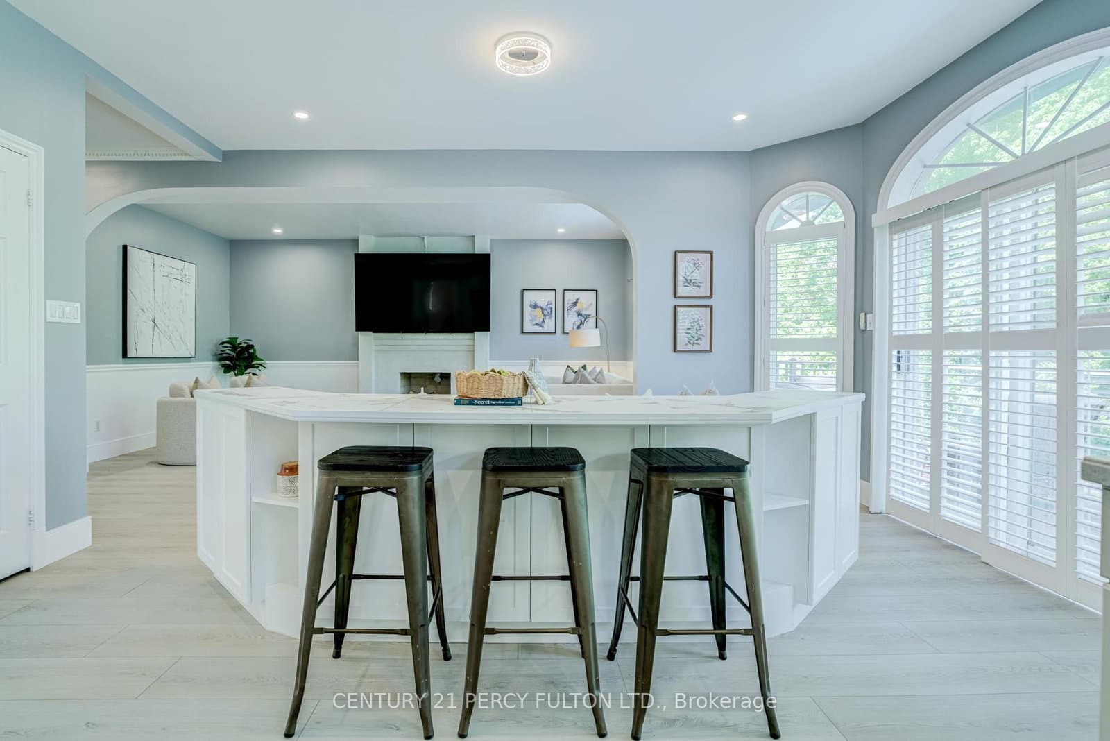 898 Baylawn Drive thumbnail 17
