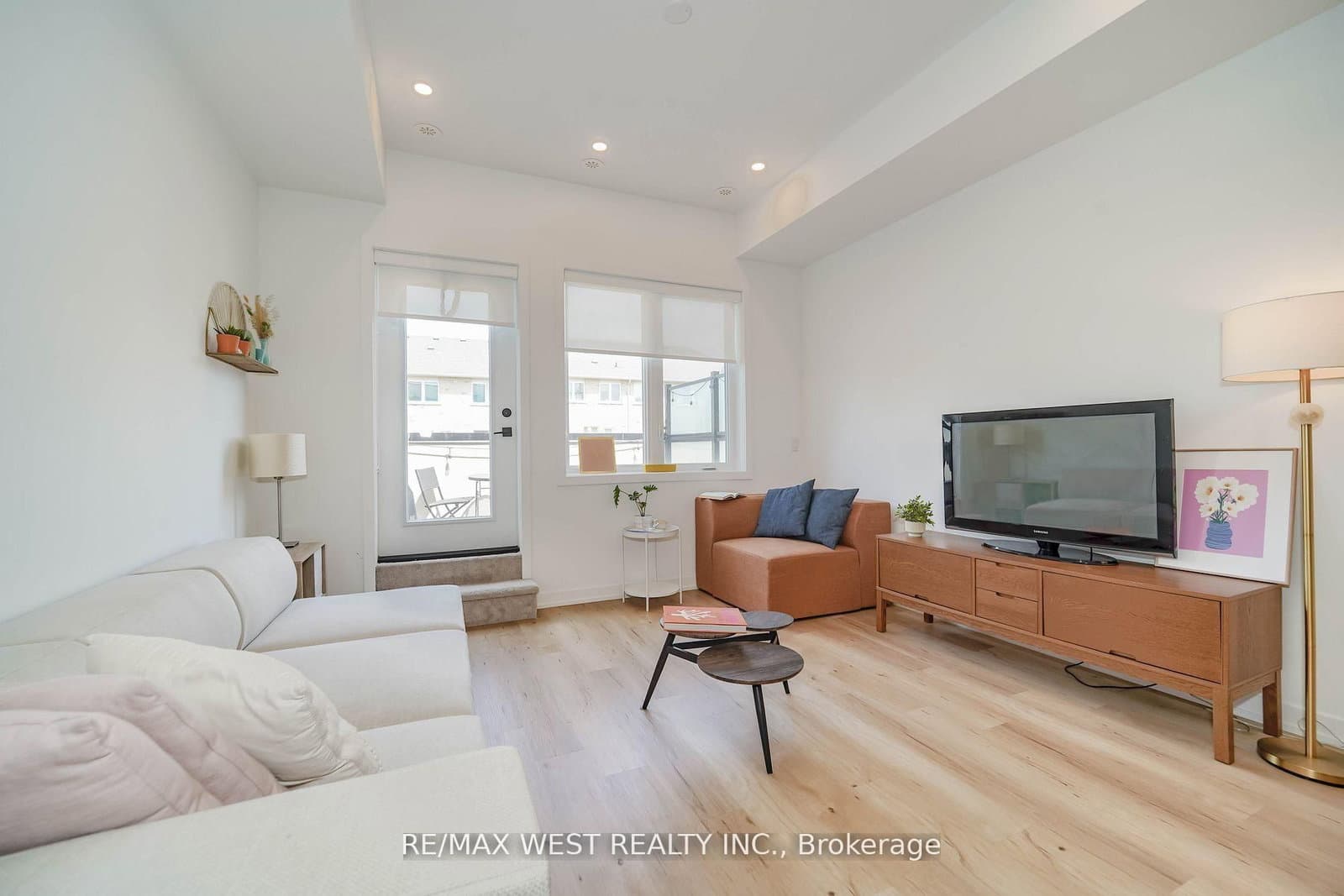 3686 St Clair Avenue E, Unit 110 thumbnail 5