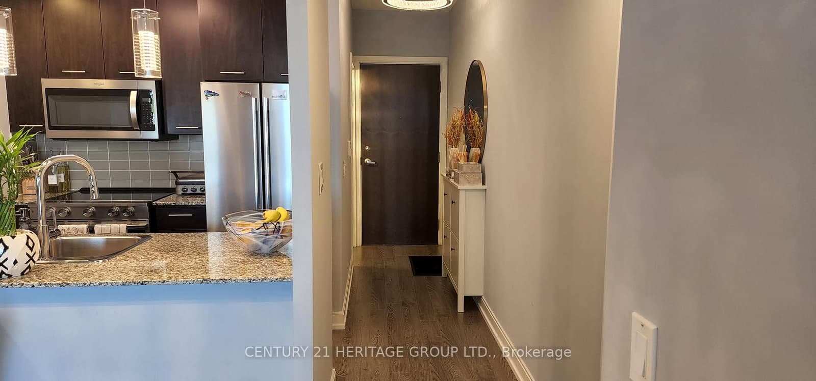 135 Village Green Square, Unit 525 thumbnail 27
