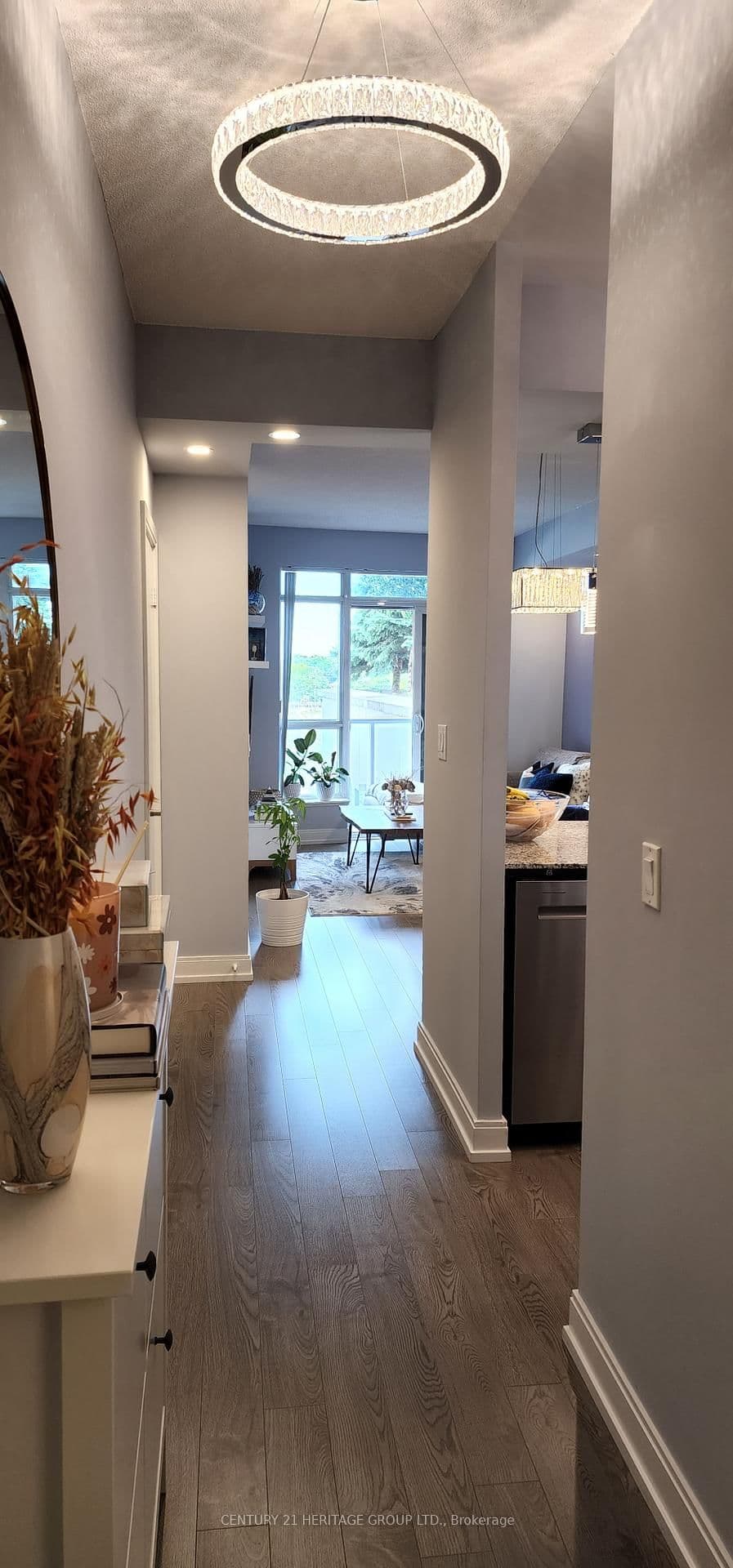 135 Village Green Square, Unit 525 thumbnail 28