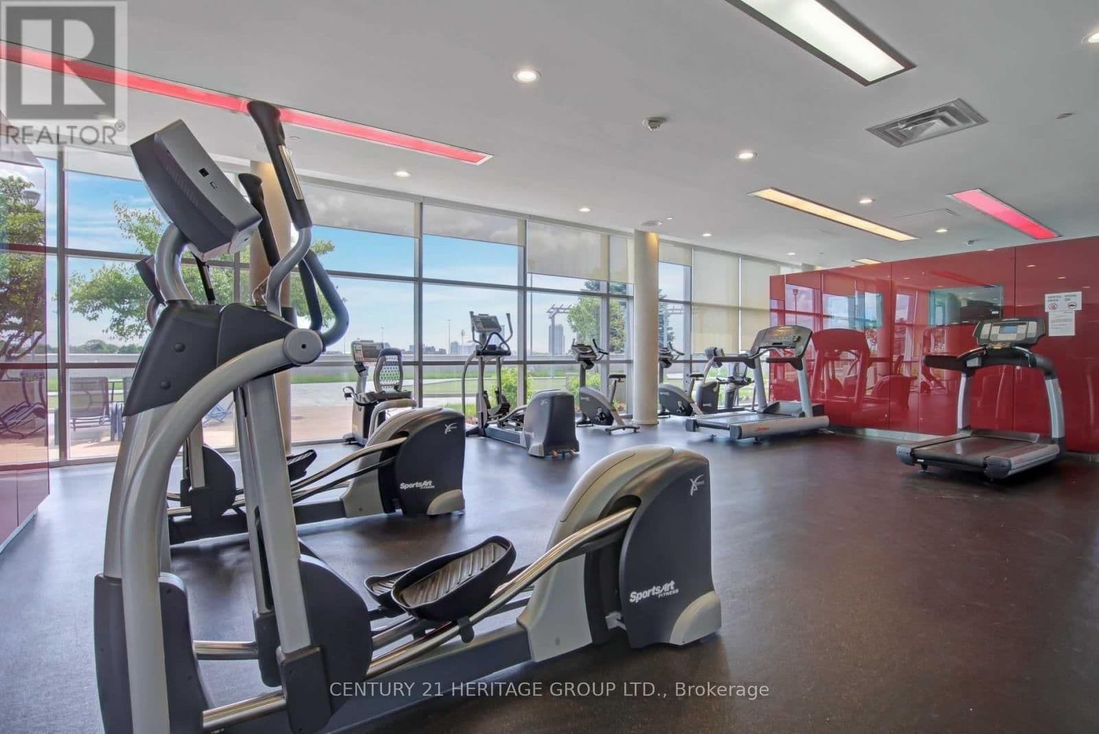135 Village Green Square, Unit 525 thumbnail 33