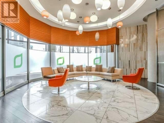 135 Village Green Square, Unit 525 thumbnail 34