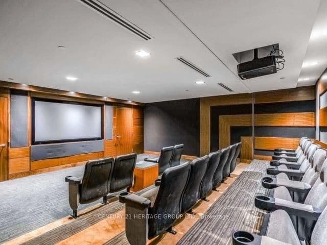 135 Village Green Square, Unit 525 thumbnail 38