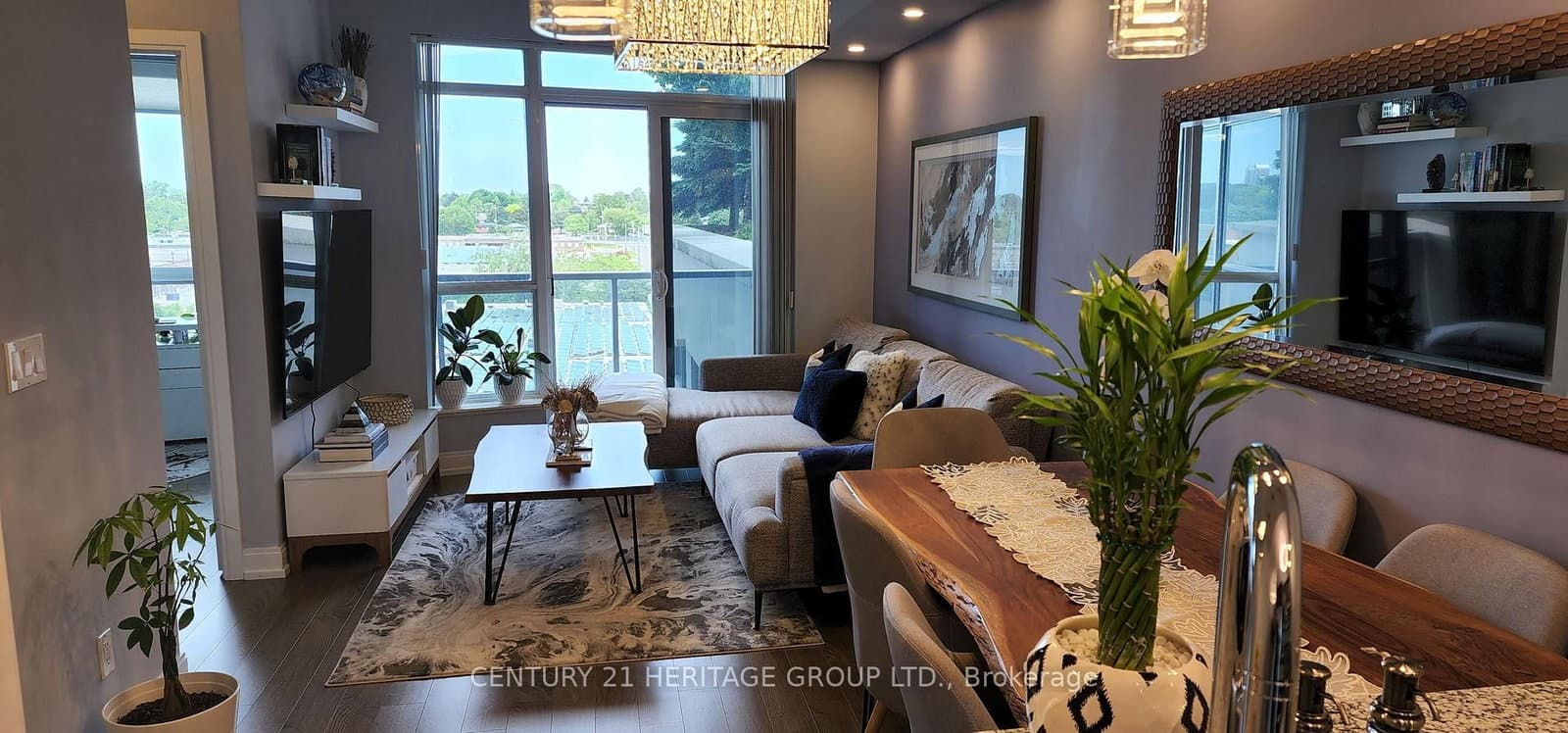 135 Village Green Square, Unit 525 thumbnail 4