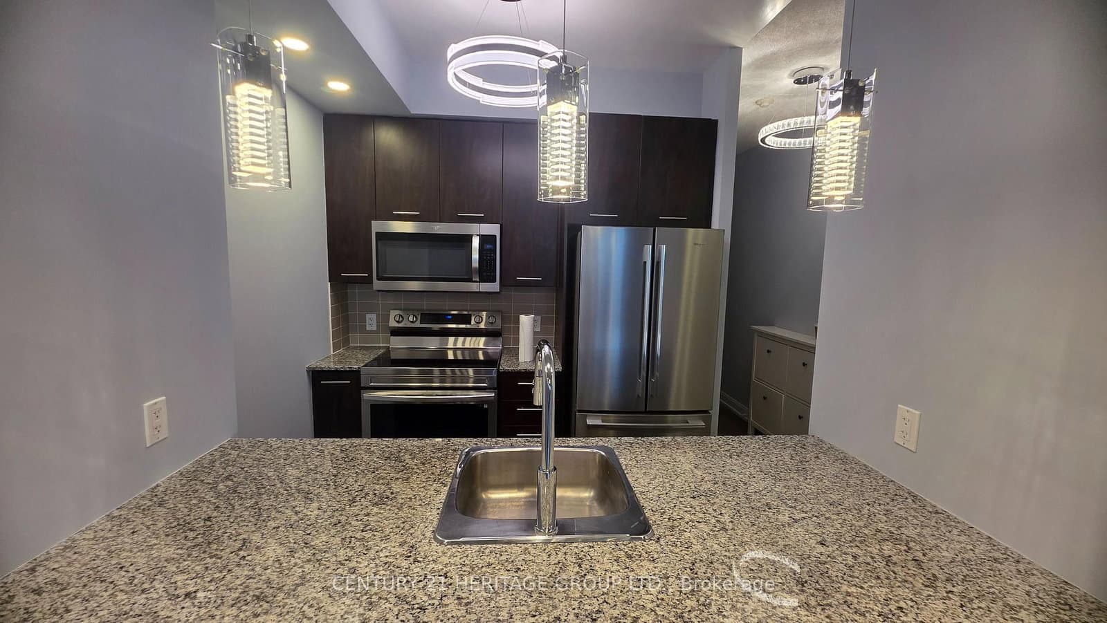 135 Village Green Square, Unit 525 thumbnail 6