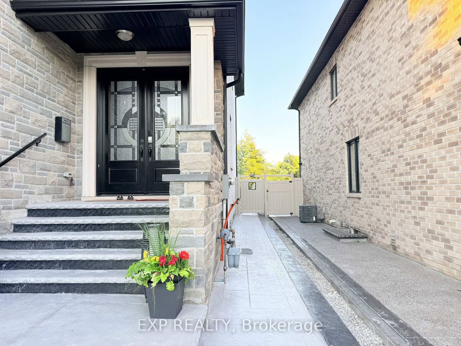 1606 Sandhurst Crescent, Unit Lower - Image 1