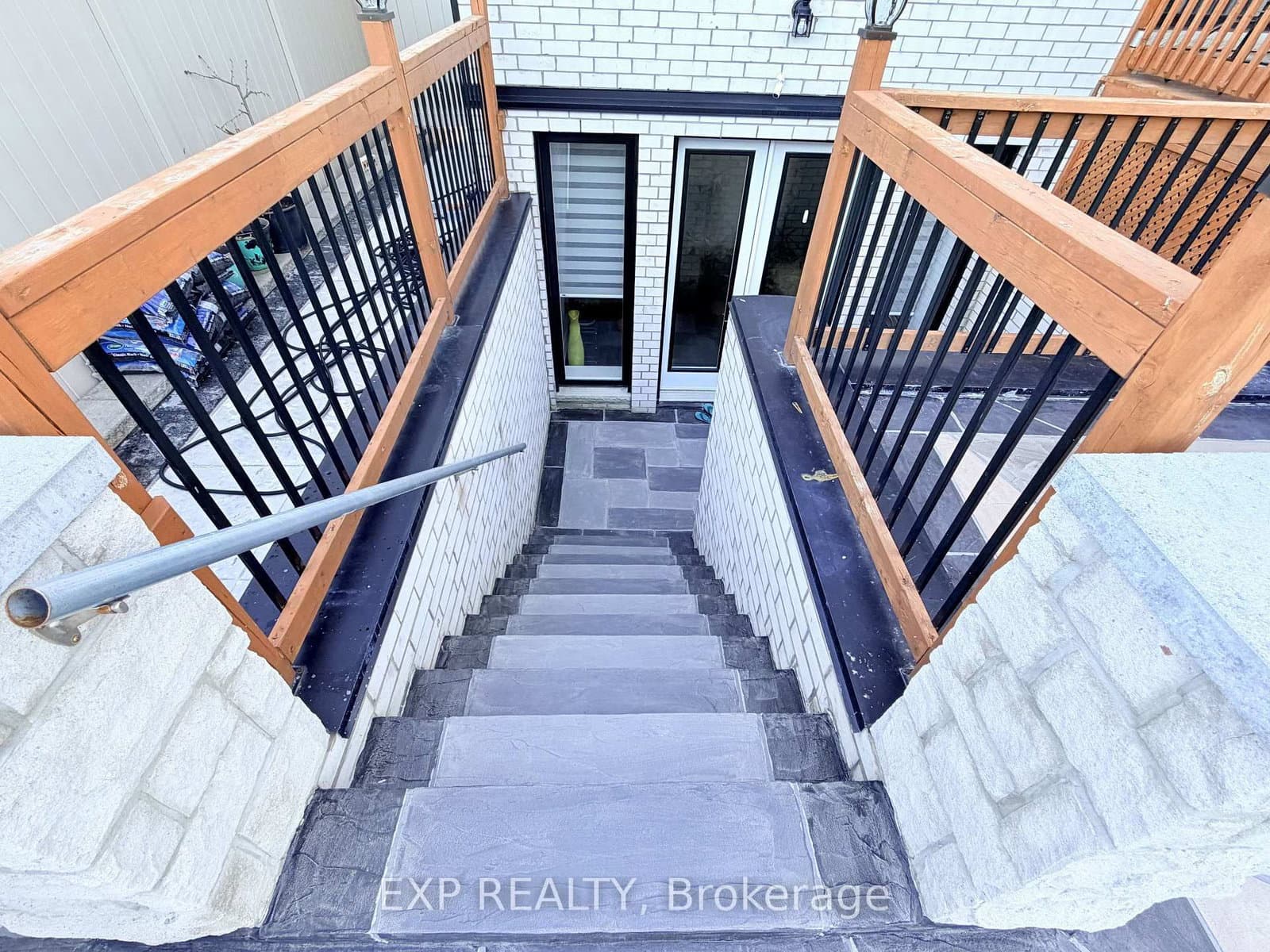 1606 Sandhurst Crescent, Unit Lower thumbnail 13