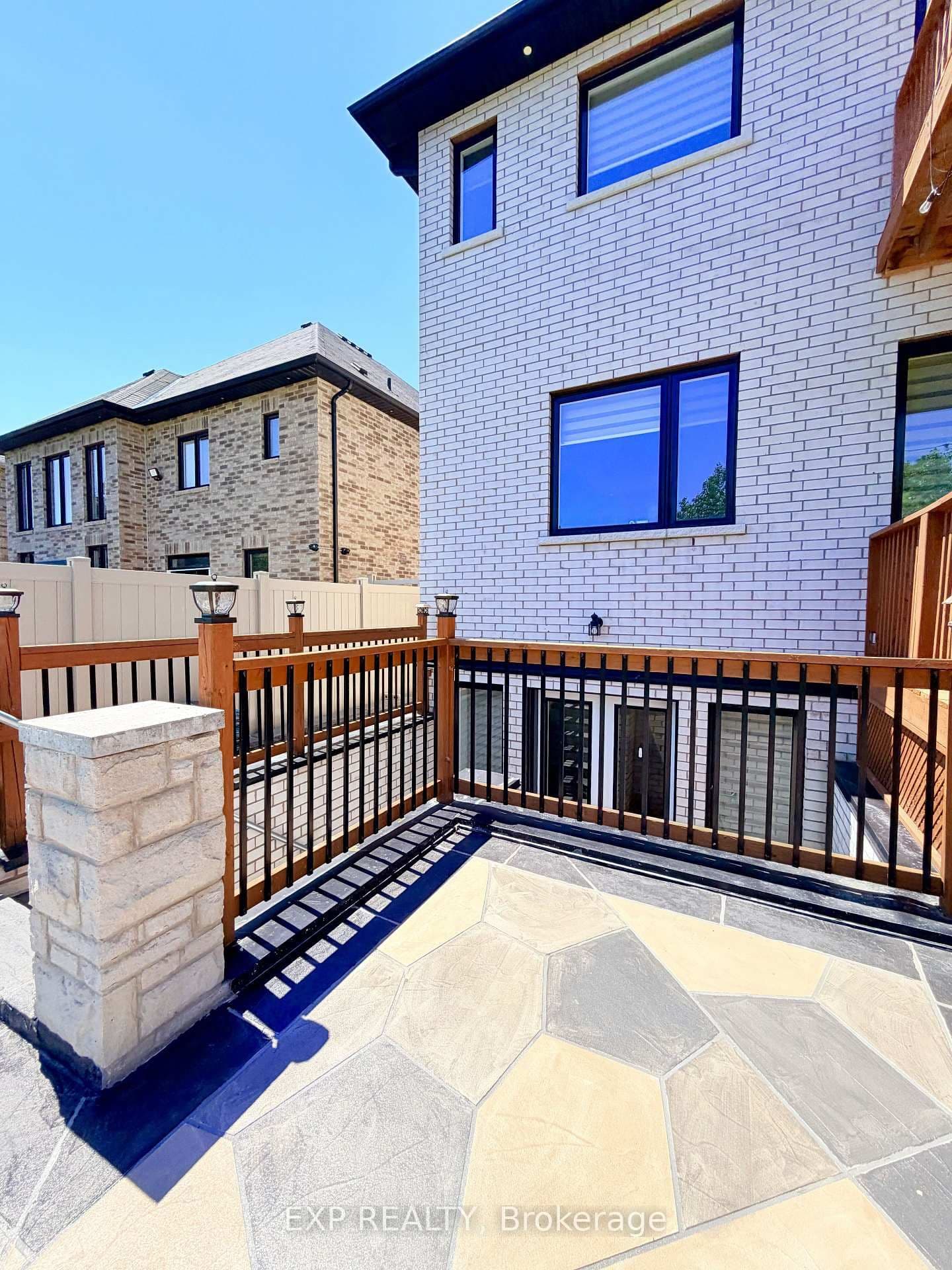 1606 Sandhurst Crescent, Unit Lower thumbnail 6