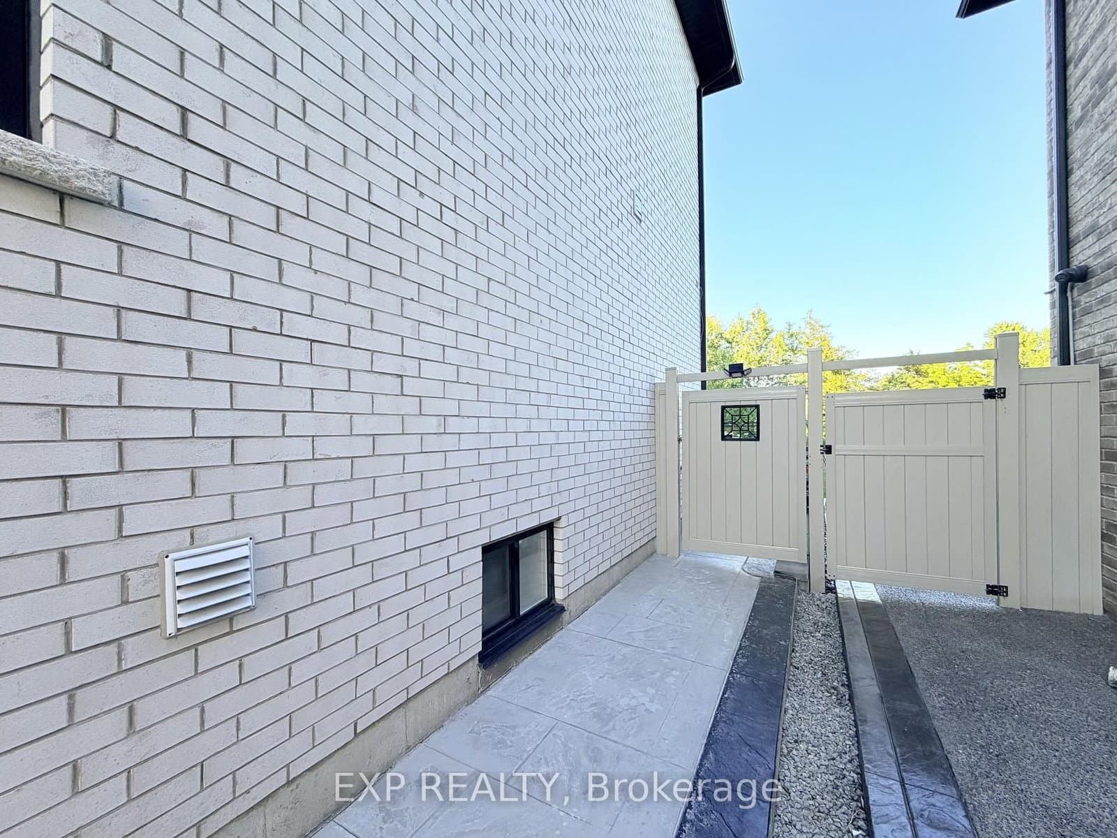 1606 Sandhurst Crescent, Unit Lower thumbnail 7