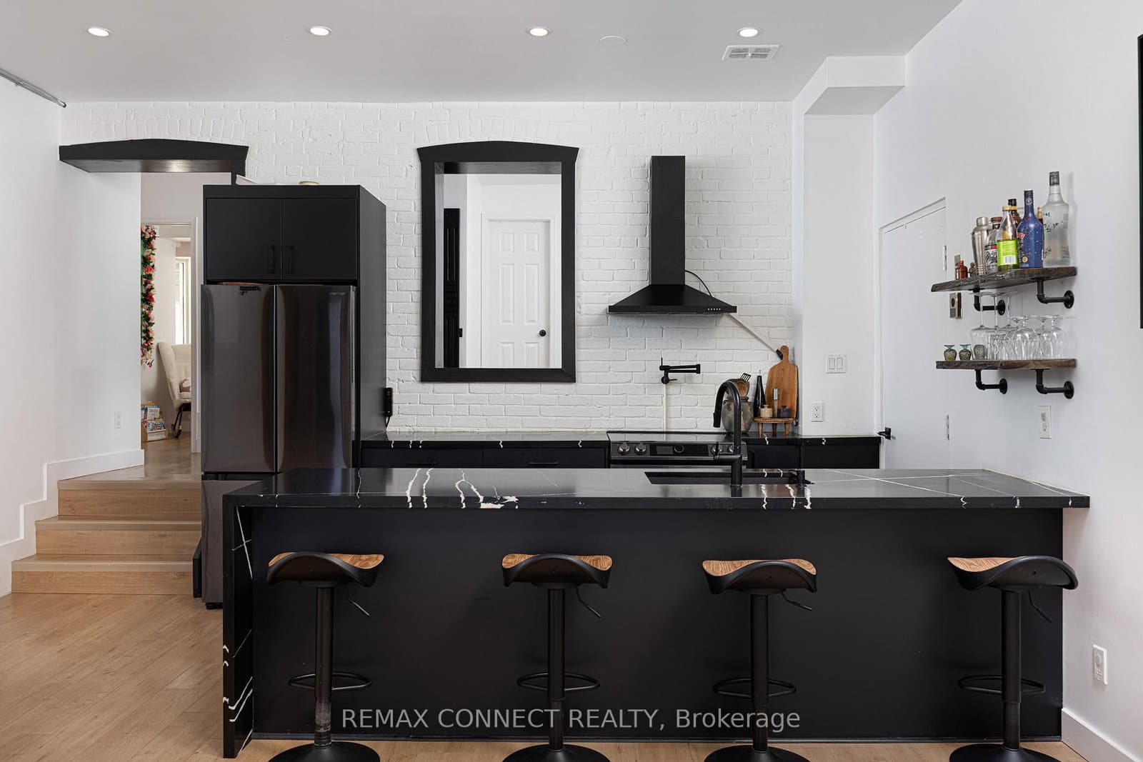 99 Coleman Avenue, Unit 106 thumbnail 13
