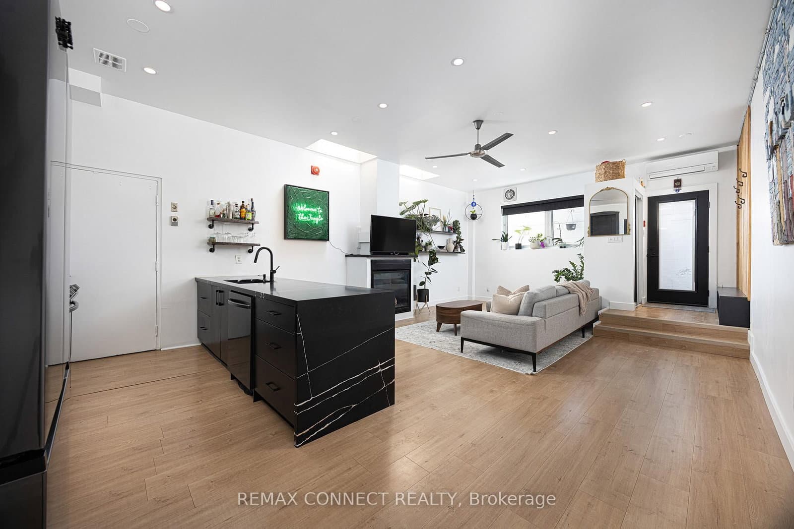 99 Coleman Avenue, Unit 106 thumbnail 4