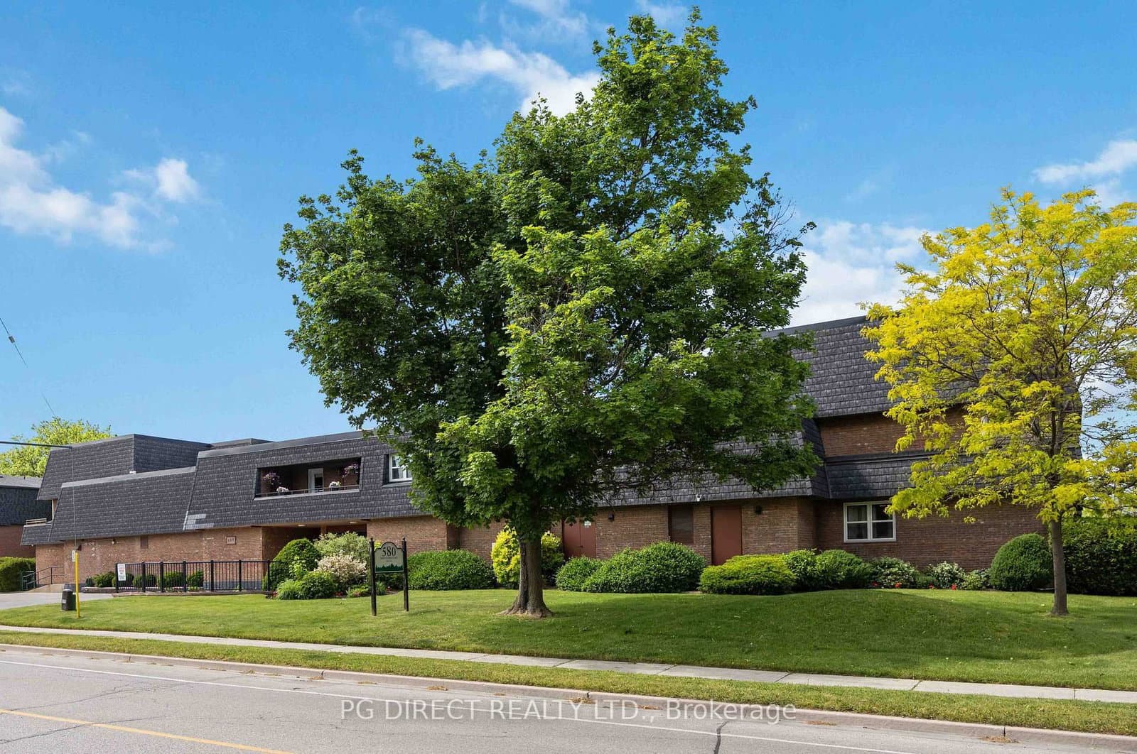 #214 - 580 Mary Street E