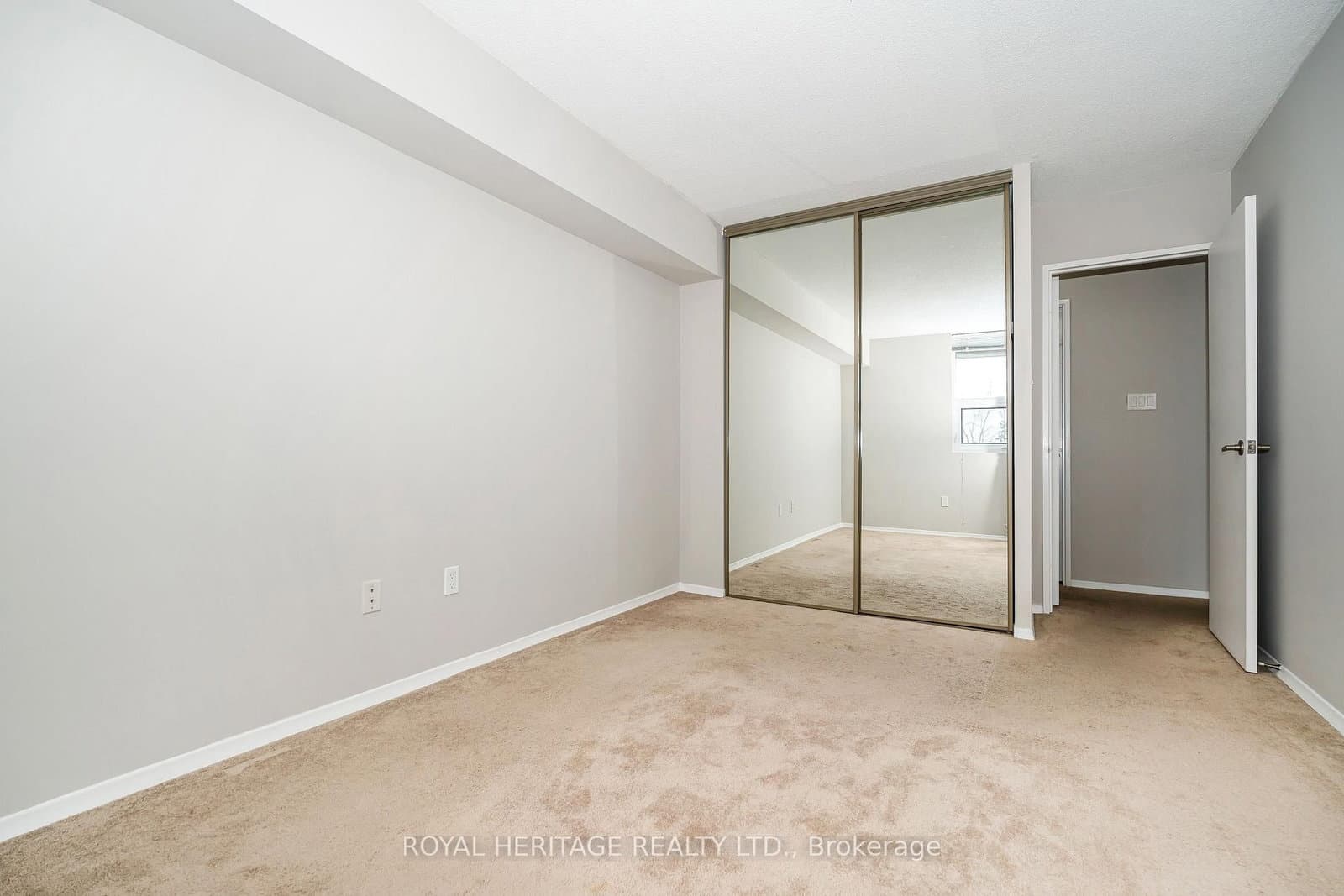 10 Dean Park Road, Unit 313 thumbnail 12