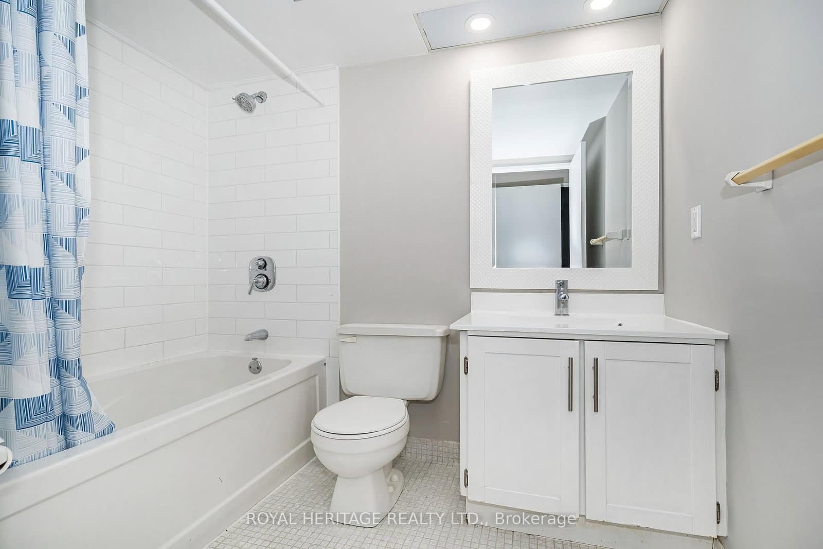 10 Dean Park Road, Unit 313 thumbnail 13