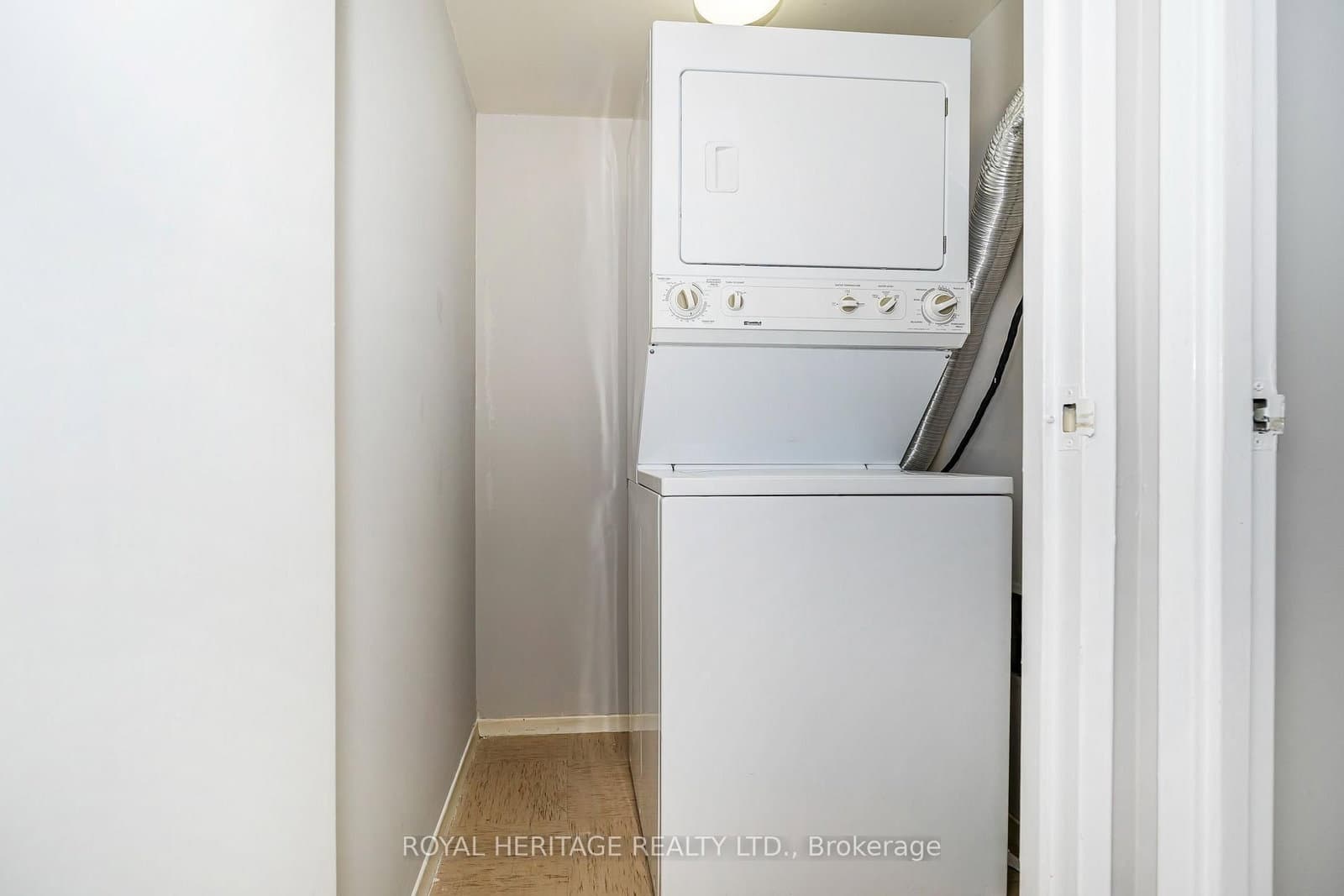 10 Dean Park Road, Unit 313 thumbnail 14
