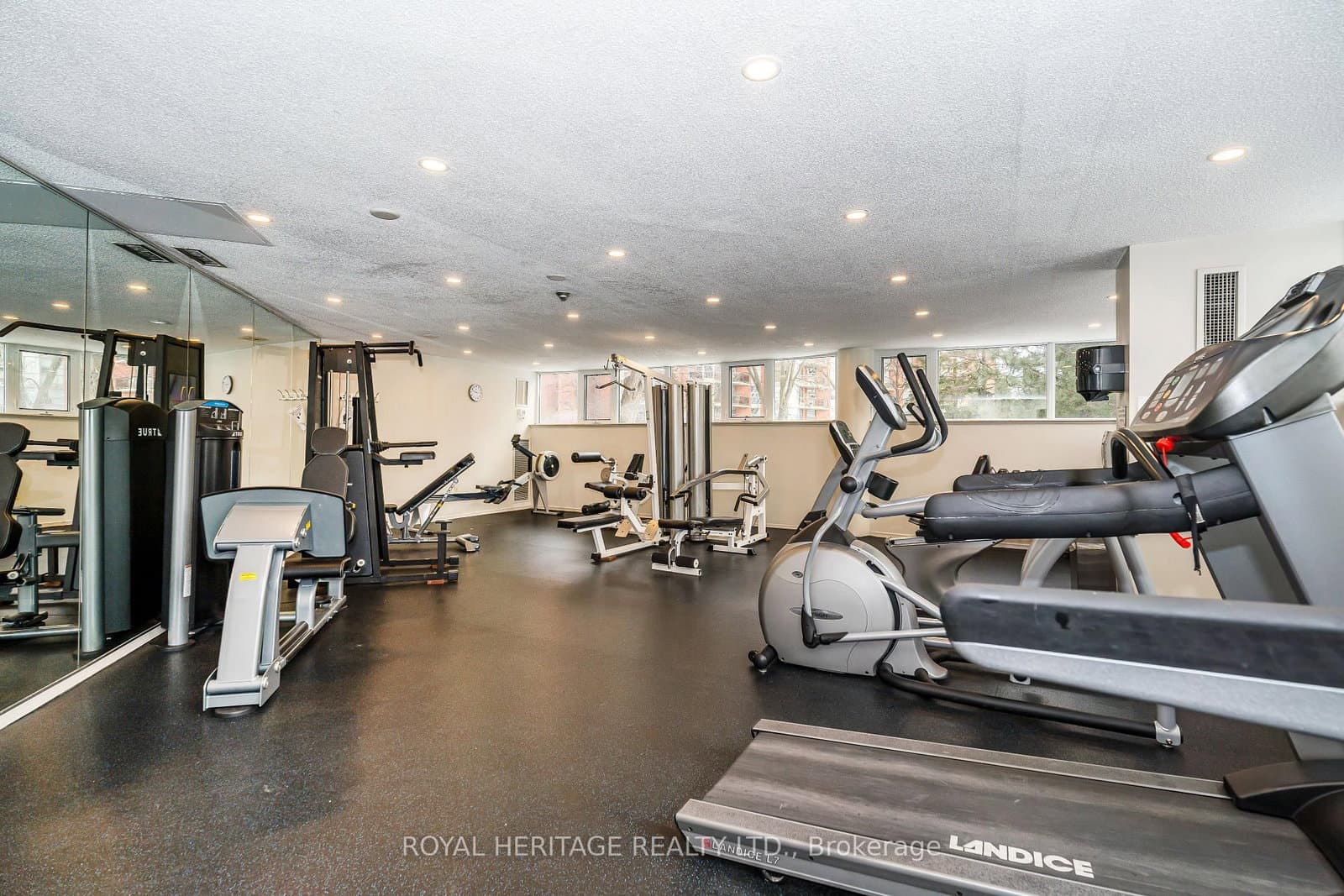 10 Dean Park Road, Unit 313 thumbnail 22