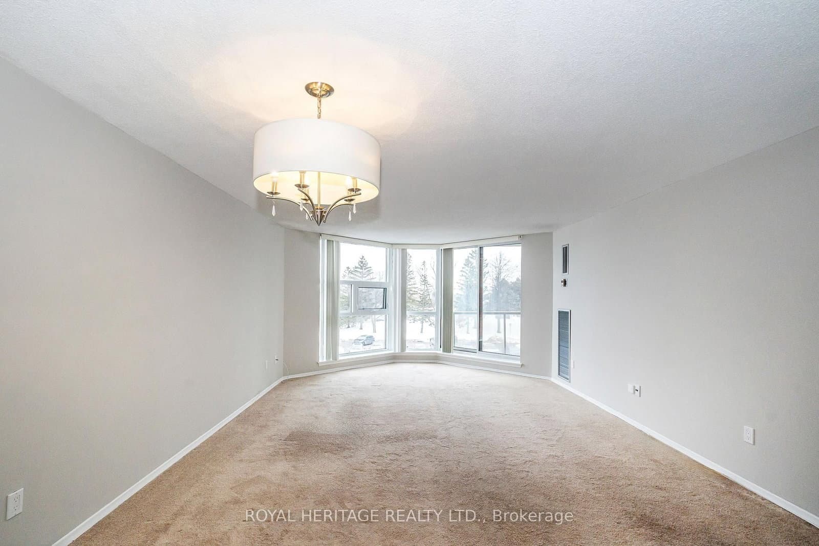 10 Dean Park Road, Unit 313 thumbnail 5