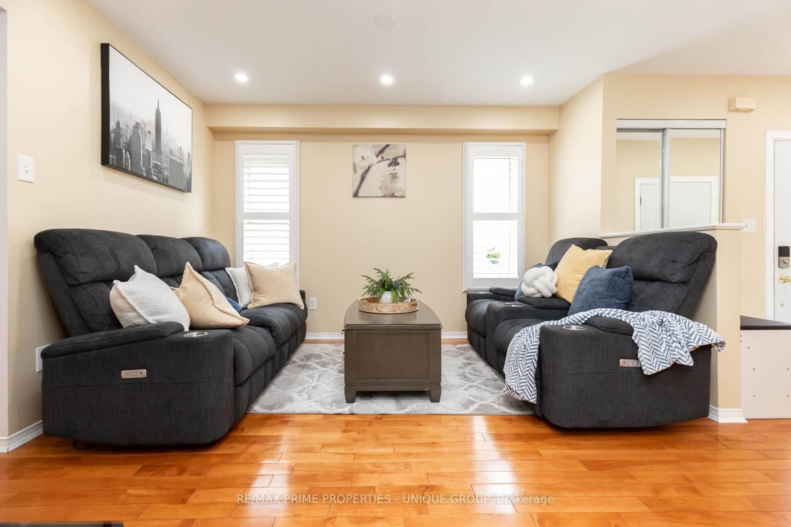 25 Pine Gate Place thumbnail 2