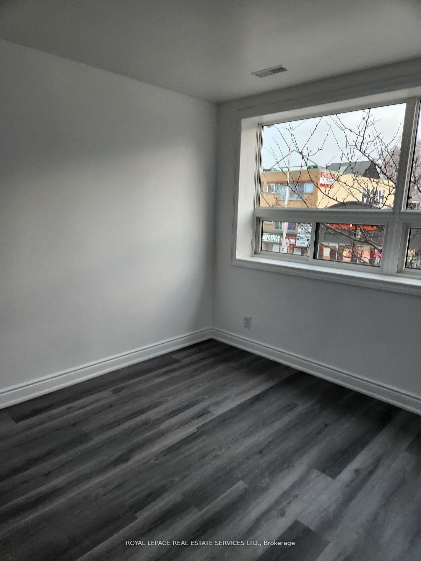 2820 Danforth Avenue, Unit 201 thumbnail 2