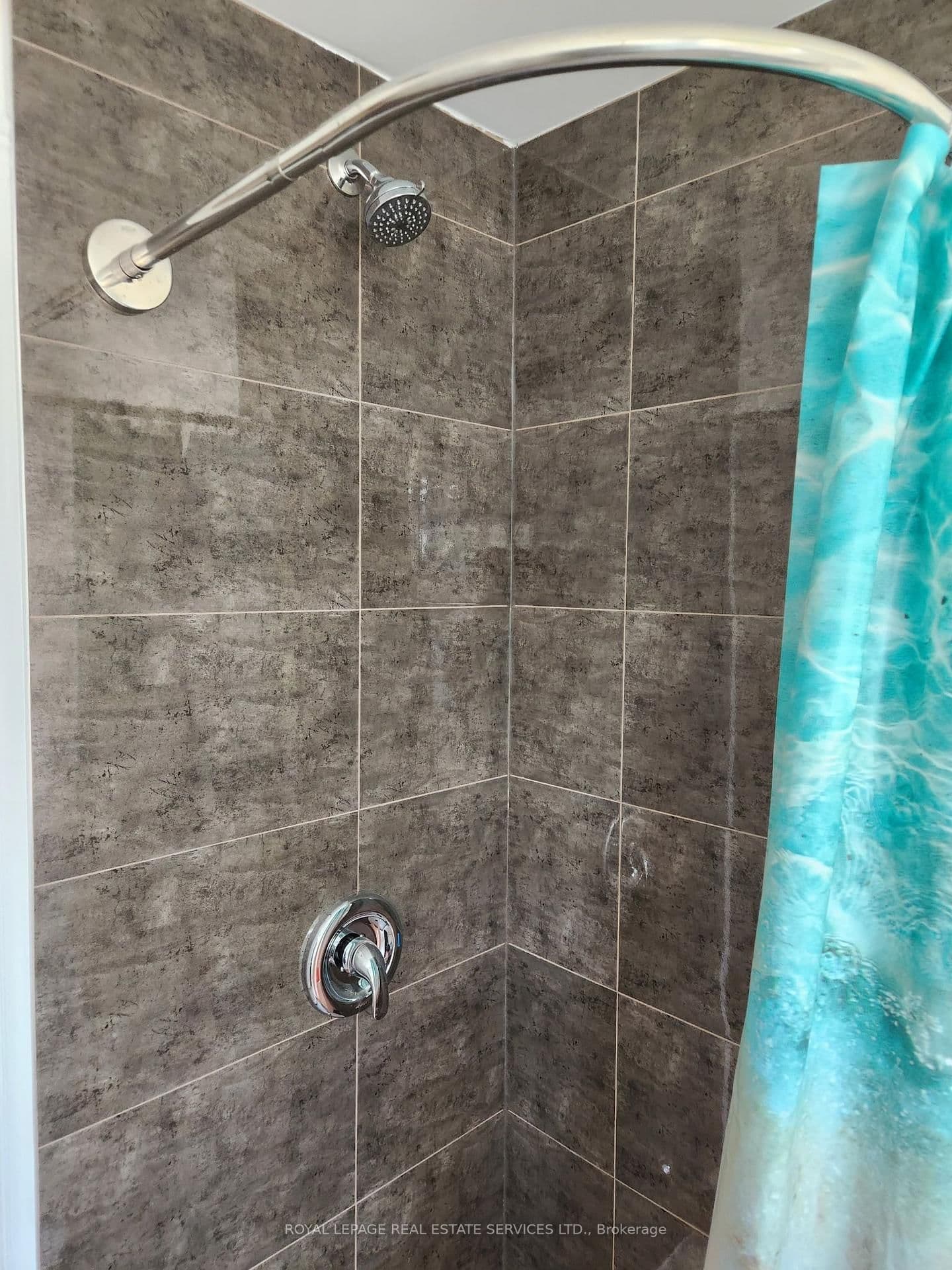 2820 Danforth Avenue, Unit 210 thumbnail 8