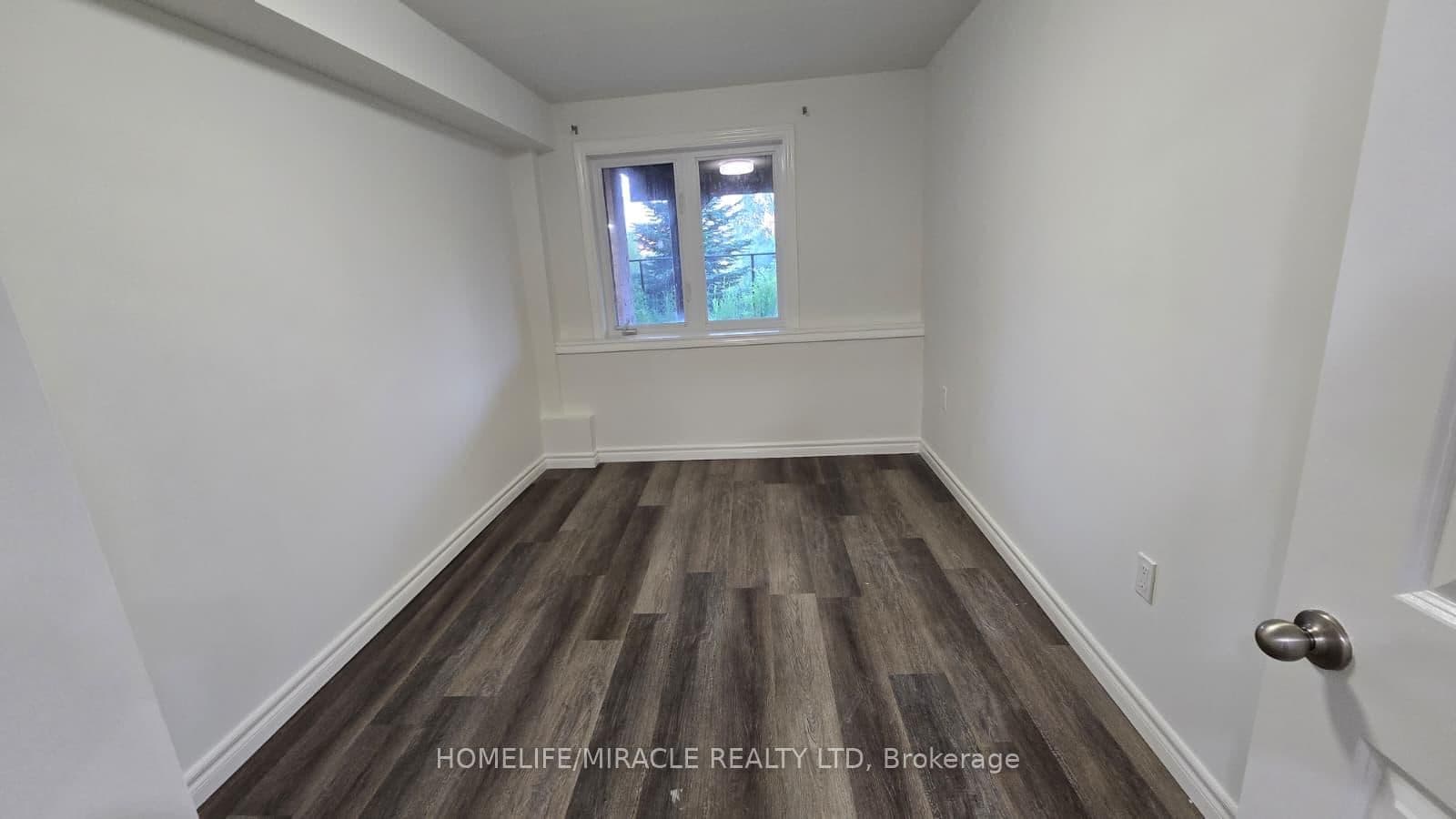 105 Stockell Crescent thumbnail 6