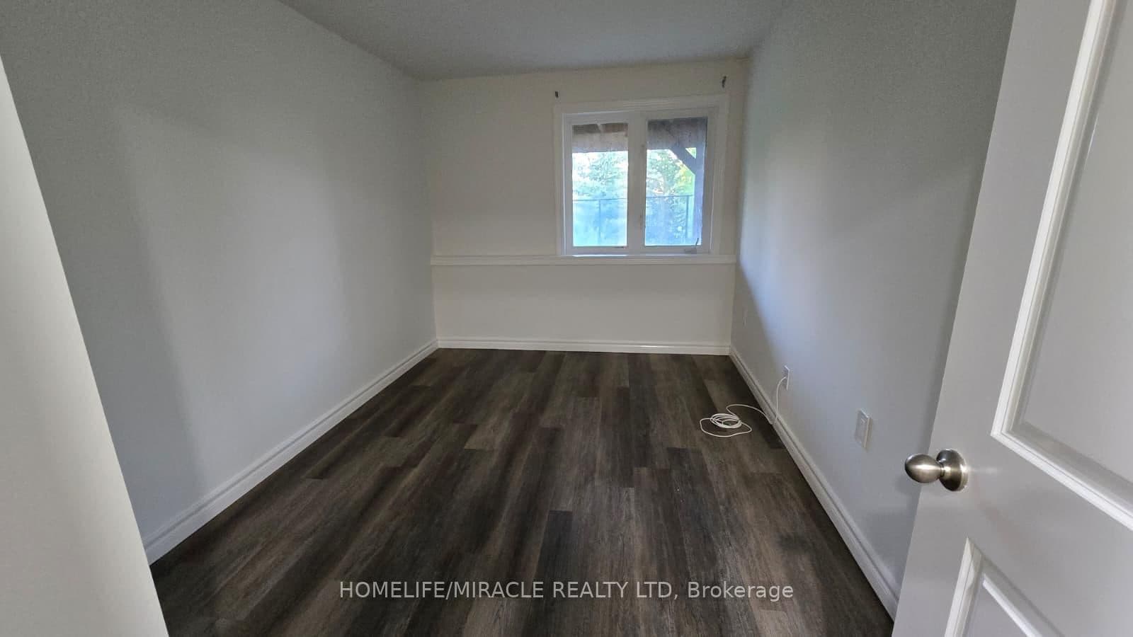 105 Stockell Crescent thumbnail 7