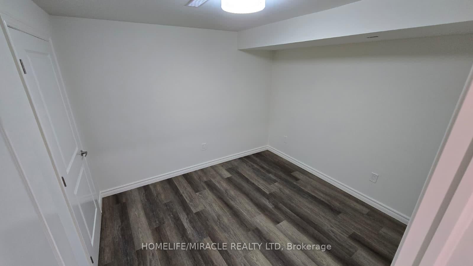 105 Stockell Crescent thumbnail 9